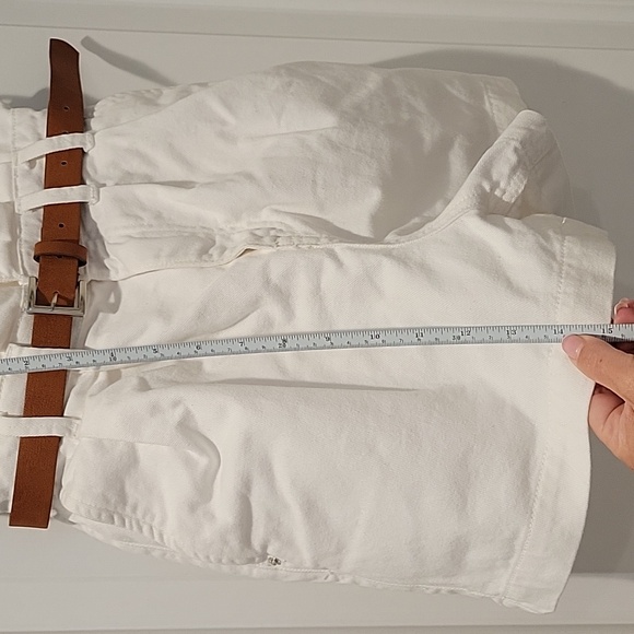 Zara High Waist, Belted, Paperbag Shorts - Picture 4 of 5